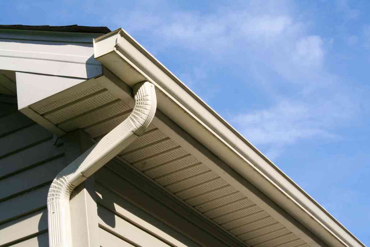 9 Red Flags Before Hiring a Gutter Contractor (2026)